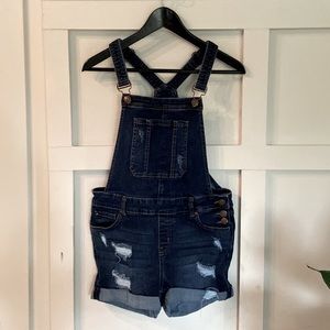 Junior’s Overall Shorts Size M/8